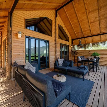 וילה Enchanting Forest With Lake View